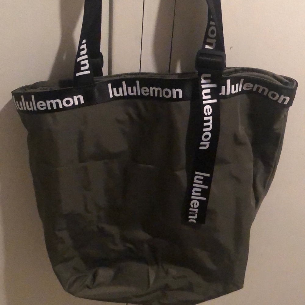 Lululemon tote bag khaki/olive color